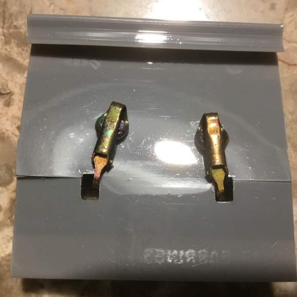 Vintage Costume - Turquoise Necklace, Clip Earrings, and 2 Bracelets. - Picture 5 of 16